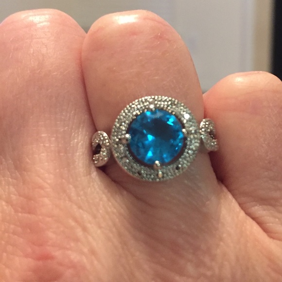 925 Sterling Silver Topaz Ring - Picture 3 of 4